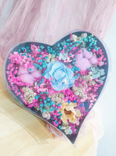 Load image into Gallery viewer, Hearthshape Box Rose Preserved Flower (Big)