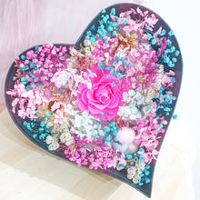 Load image into Gallery viewer, Hearthshape Box Rose Preserved Flower (Big)