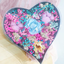 Load image into Gallery viewer, Hearthshape Box Rose Preserved Flower (Small)