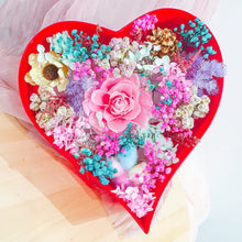 Load image into Gallery viewer, Hearthshape Box Rose Preserved Flower (Medium)