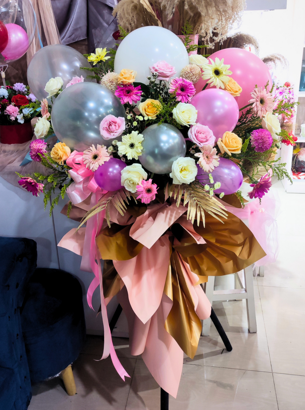 Flower Stand Bouquet - Roses, Gerbera Daisy  (Fresh Flower)