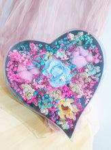 Load image into Gallery viewer, Hearthshape Box Rose Preserved Flower (Big)
