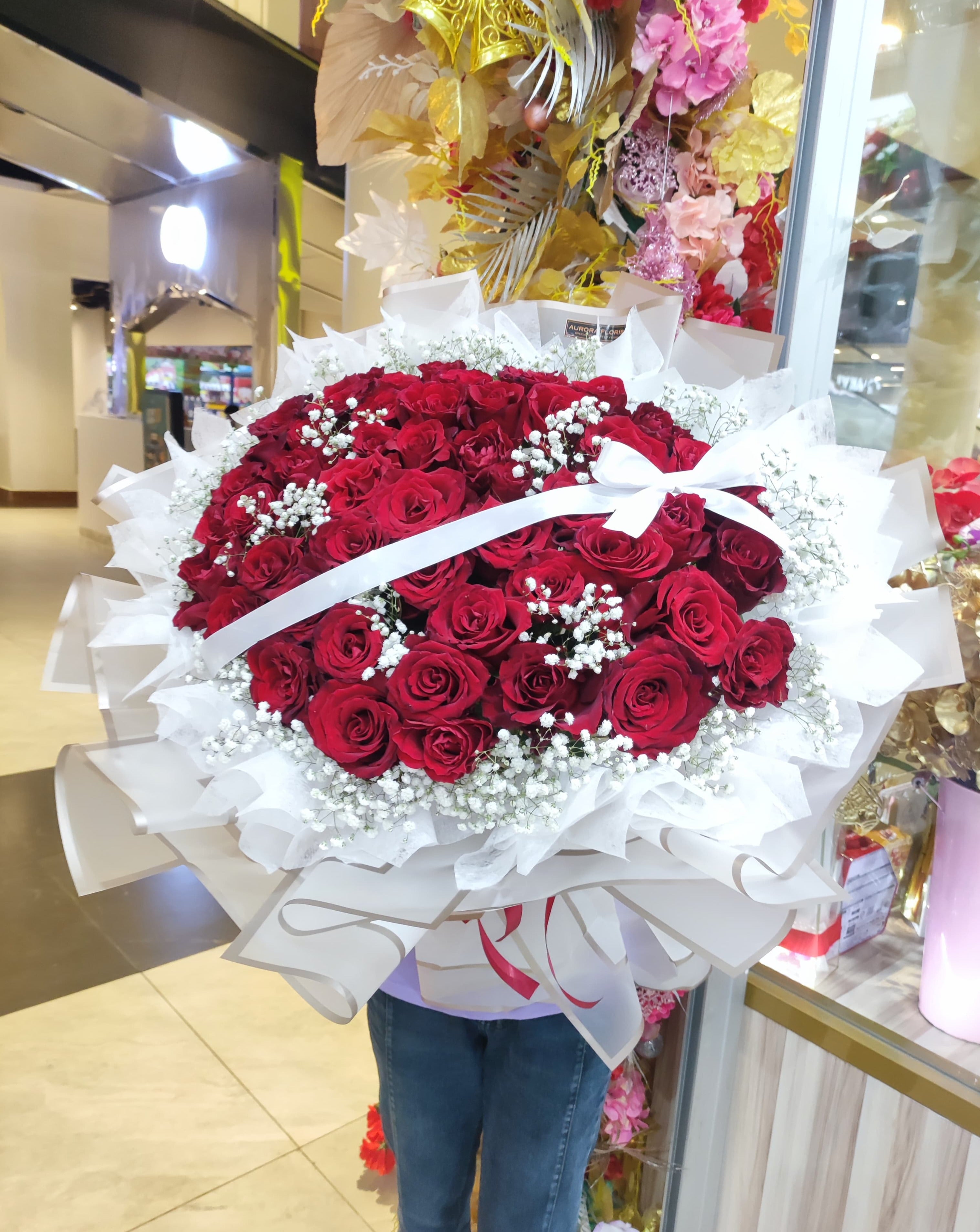 Huge Bouquet Red Roses Ecuador Import (50 Stalks) – AURORA FLORIST