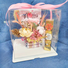 Load image into Gallery viewer, Sweet Box Eternal Love with Ferrero Rocher
