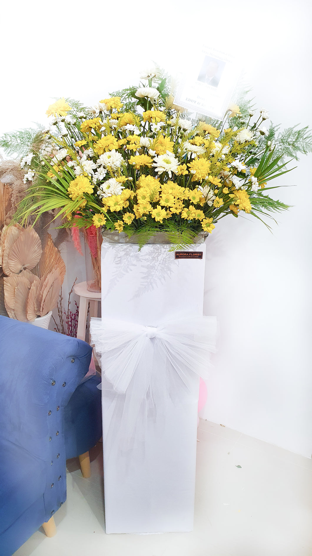 Standing Box - Chrysanthemum & Aster Yellow (Fresh Flower)